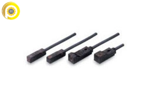 Cảm biến tiệm cận Omron E2S-W21 1M